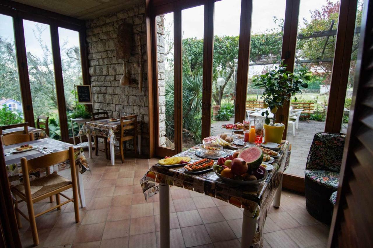 El Rincon Del Artista Bed and Breakfast Soiano Del Lago Exteriör bild
