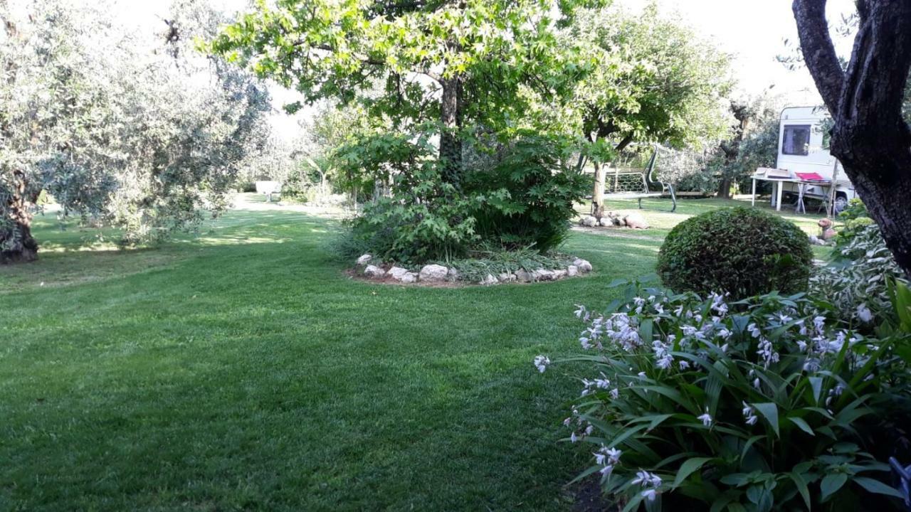 El Rincon Del Artista Bed and Breakfast Soiano Del Lago Exteriör bild